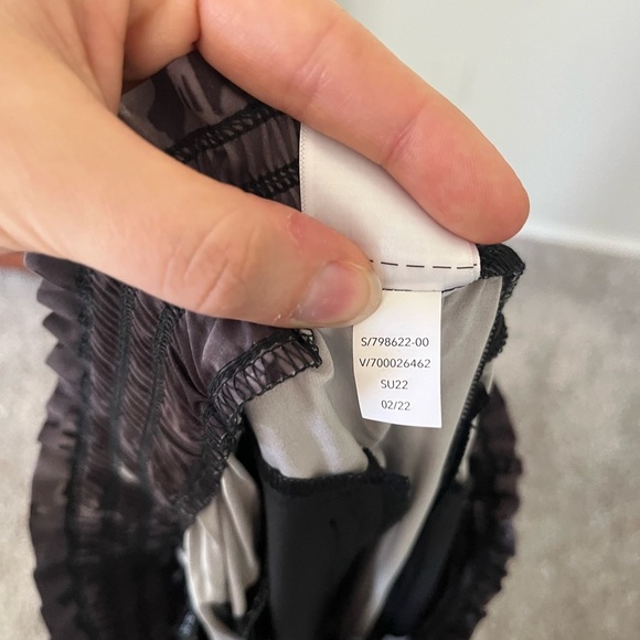 Athleta Grey Floral Savannah Jogger Pants Women’s Size 6T - Picture 9 of 16